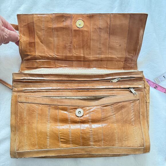 Vintage 1970s Eel Skin Satchel Crossbody Pocketed Caramel Colored Boho Purse - Picture 8 of 13